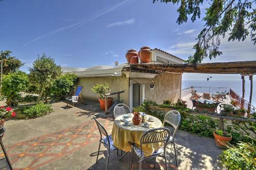 Praiano Villa Sleeps 4 Air Con Wifi