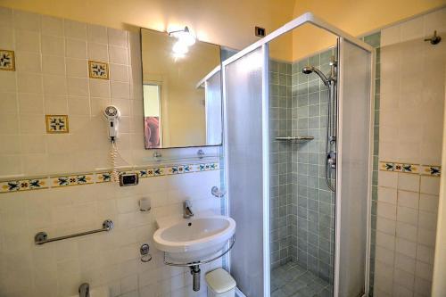 Praiano Villa Sleeps 8 Air Con Wifi
