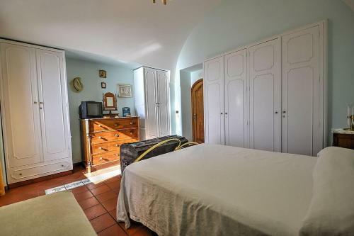 Praiano Villa Sleeps 6 Air Con Wifi