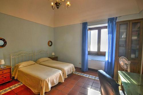 Praiano Villa Sleeps 6 Air Con Wifi