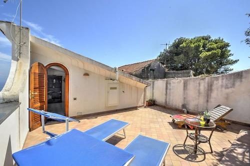 Praiano Villa Sleeps 6 Air Con Wifi