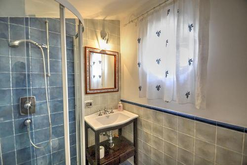 Praiano Villa Sleeps 6 Air Con Wifi