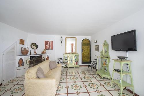 Praiano Villa Sleeps 9 Air Con Wifi
