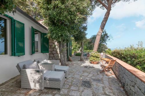Villa Lo Scoglio A Picco Sul Mare