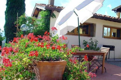 Apartment With One Bedroom In Castelfranco Piandisco With Shared Pool