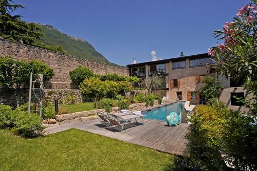 Cecina Villa Sleeps 10 With Pool And Air Con