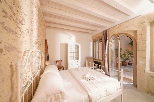 Cecina Villa Sleeps 10 With Pool And Air Con