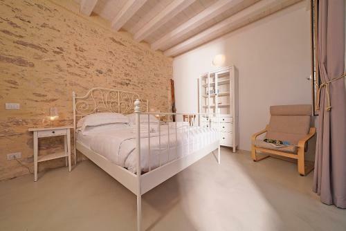 Cecina Villa Sleeps 10 With Pool And Air Con