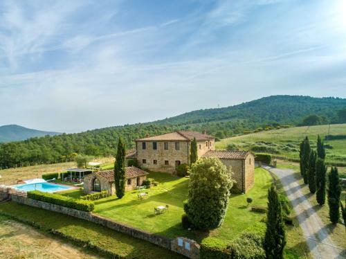 Rapale Villa Sleeps 18 Pool Wifi