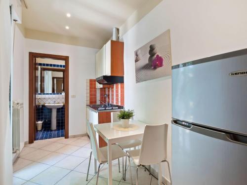 Apartamento A Luxurious Residence Situated In Marino Centro