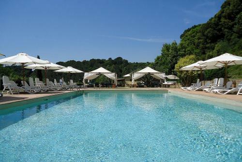 Riparbella Villa Sleeps 5 Pool