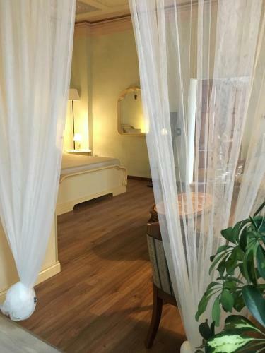Hostal Portale Dei Soli - Room & Breakfast