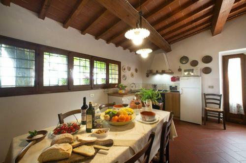 Romola Apartment Sleeps 6 With Pool And Wifi