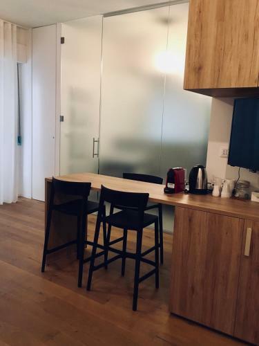 Hostal V Suite