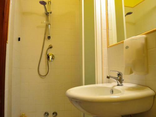 Hostal Room In Bb - Suite Rosa - Bb S Elia