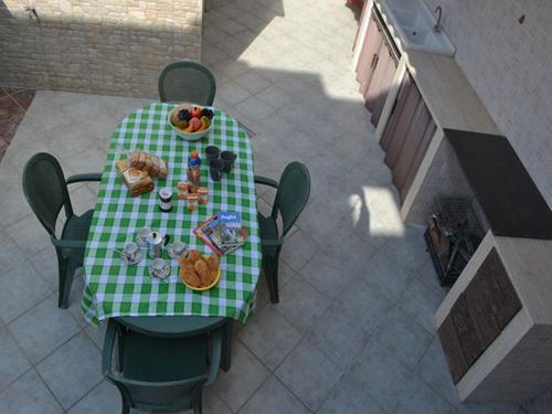Apartment Near The Beach With Air Conditioning; Pets Allowed