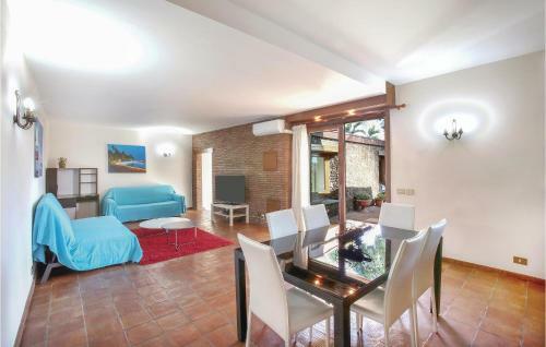 Two-bedroom Holiday Home In San Gregorio Di Catani