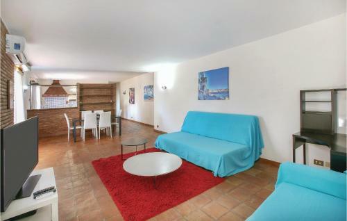 Two-bedroom Holiday Home In San Gregorio Di Catani