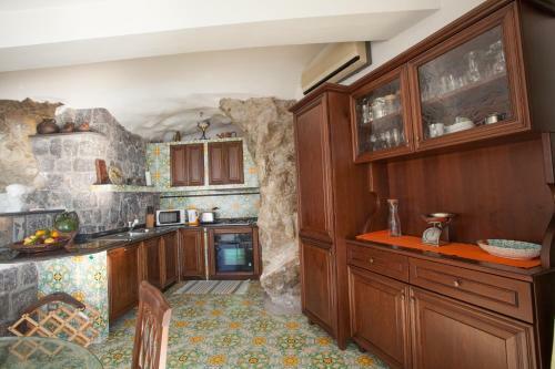 San Michele Di Serino Villa Sleeps 14 Pool Air Con