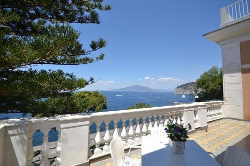 Sant'agnello Villa Sleeps 8 Wifi