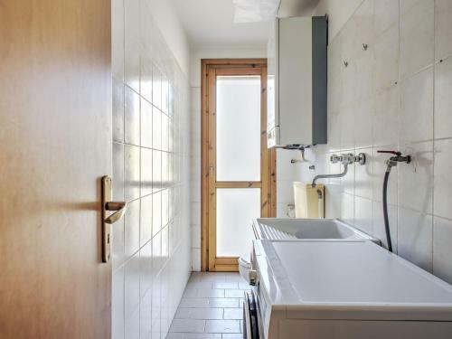 Valley-view Apartment In Sant'alfio With Balcony