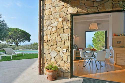 Massimo Villas� - Villa Respiro