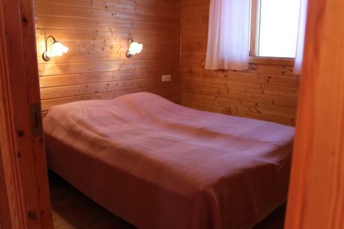�thl�d Cottages
