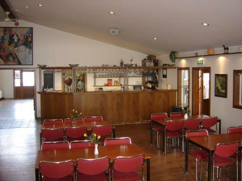 �thl�d Cottages
