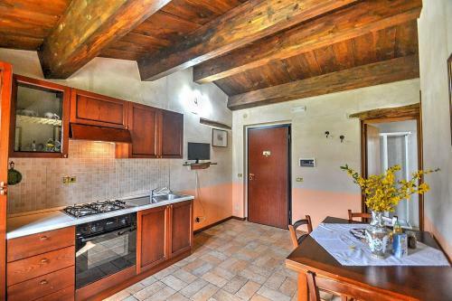 Zona Artigianale Callarella Villa Sleeps 3 Pool