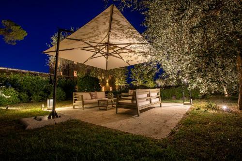 Sarteano Villa Sleeps 16 With Pool Air Con And Wifi