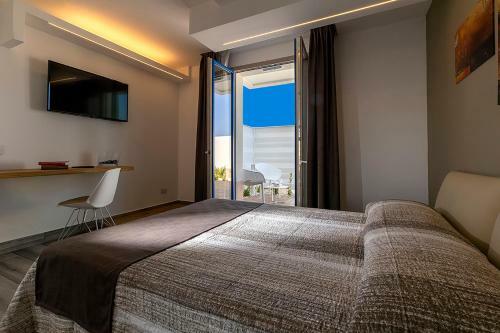 Sundeck Hotel