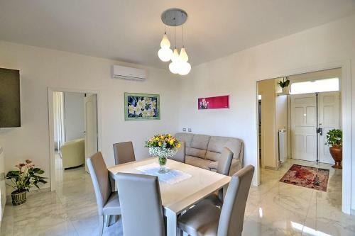 Scala Apartment Sleeps 6 Air Con Wifi