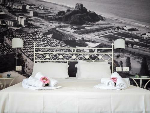 Hostal Porta Marina Guest Rooms