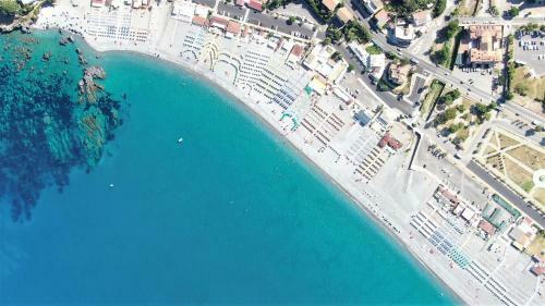 Hostal Porta Marina Guest Rooms