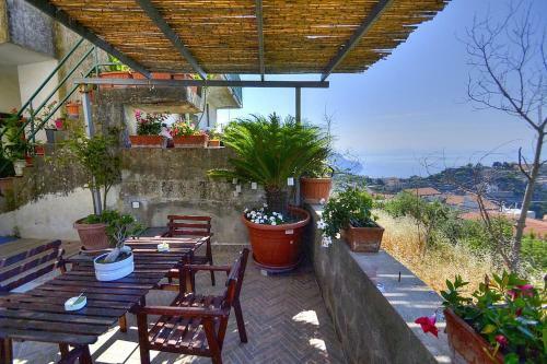 Scala Holiday Home Sleeps 4 With Air Con