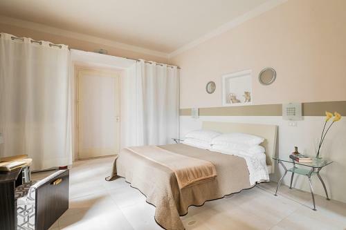 Villa In Sava Sleeps 17 With Pool Air Con And Wifi