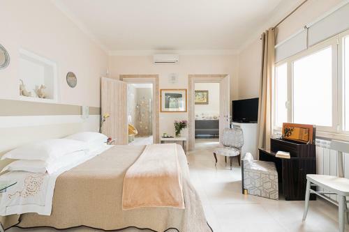 Villa In Sava Sleeps 17 With Pool Air Con And Wifi