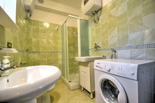 Sicignano Degli Alburni Villa Sleeps 6