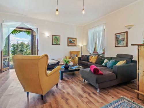 Exotic Villa In Sinalunga With Swimming Pool