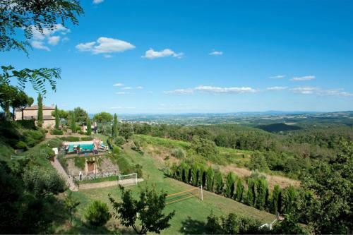 Fornoli Villa Sleeps 12 With Pool