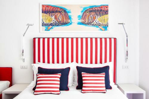 Hostal Sersale Suites
