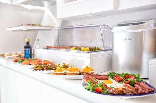 Hostal Sersale Suites