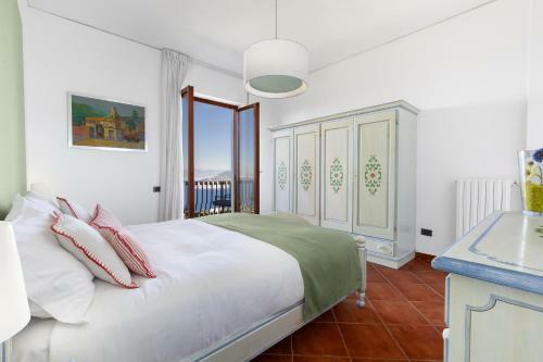 Priora Villa Sleeps 12 Pool Air Con Wifi