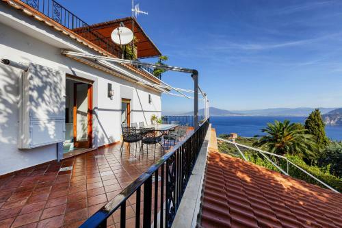 Amore Rentals - Villa Bianca 1