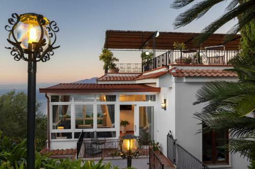 Amore Rentals - Villa Bianca 1
