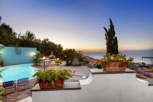 Amore Rentals - Villa Bianca 1