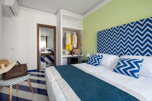 Hostal Aquae Romanae Piazza Lauro