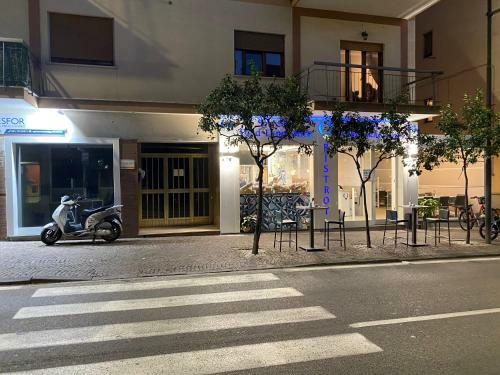 Hostal Caruso Rooms