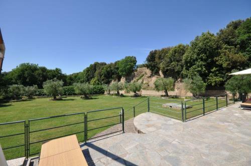 Sovana Apartment Sleeps 4 T242009