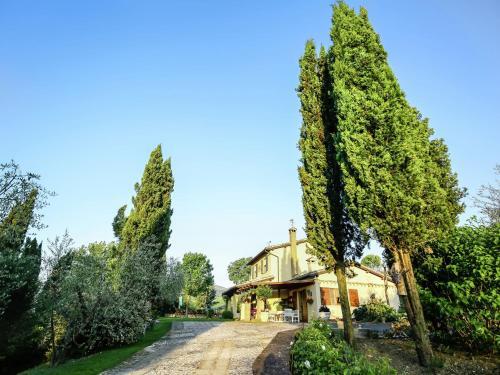 Gorgeous Villa In Casenove With Swimming Pool